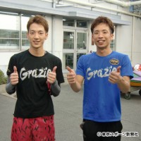兄・上條嘉嗣(右)と弟・上條暢嵩(左)