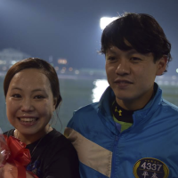 さやかさん(左)と平本選手(右)