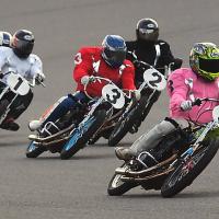 オートレースのレースシーン