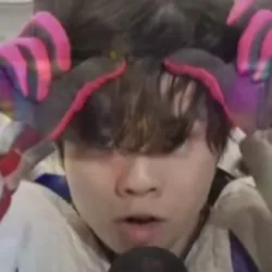 佐藤航選手はガンダム・ユニコーンを披露