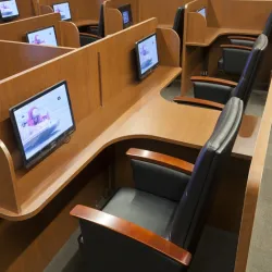 有料席は半個室のようになっているところも