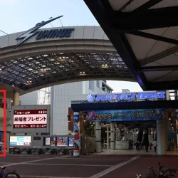 ボートレース場には外向き発売場が併設されている