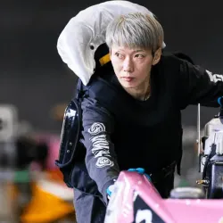 1号艇で爆走する倉持莉々