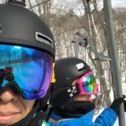 毒島誠とスノボを楽しむ姿