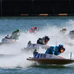 鮮やかなまくりを見せる吉田拡郎