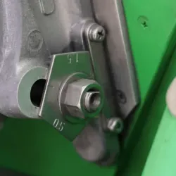 チルト角度を設定するパーツ