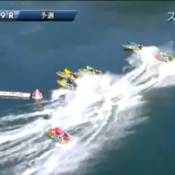 5号艇・刑部選手のまくり差し！