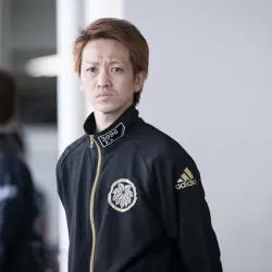 呼ばれて振り向いた秋山直之