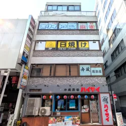 検索すると色々な店舗が入ったビルがヒット