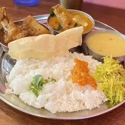 デートには不向きのカレー屋